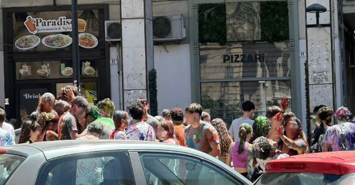 Ultimo giorno di scuola nel caos: quando la goliardia giovanile supera il limite