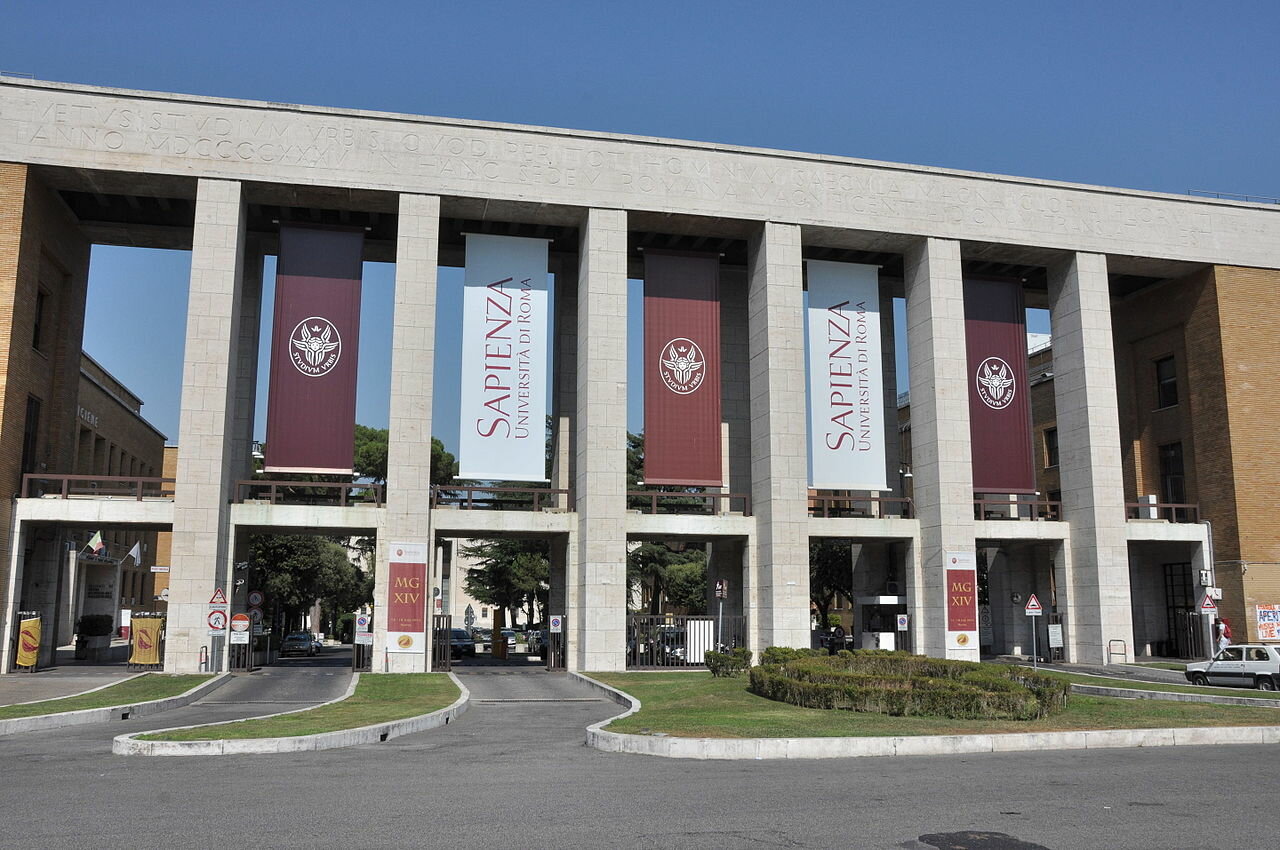 sapienza_entrance_(20040201351).jpeg
