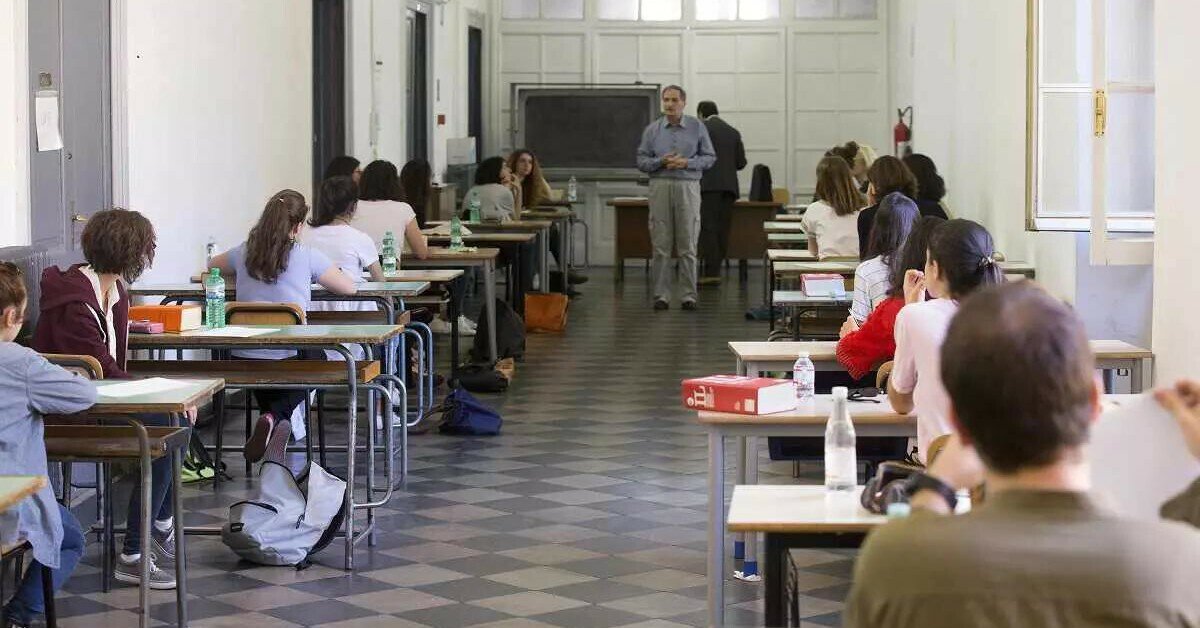 Il latino torna fra i banchi di scuola: nuove Indicazioni dal MIM