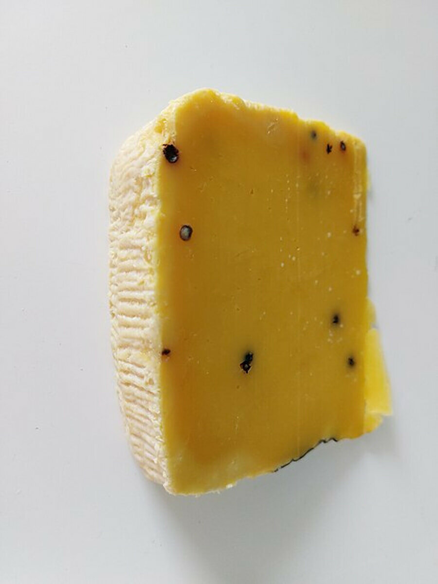 una-fetta-di-piacentinu-ennese-dop.jpeg