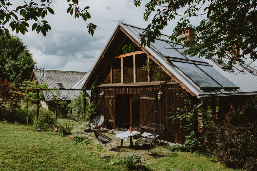 Kamienny taras apartamentu Studio - Gospodarstwo ekoturystyczne ARTYSTYKA