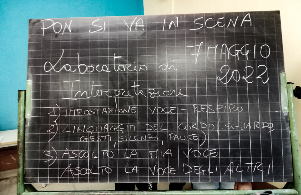 pon-si-va-in-scena-1.jpeg pon-si-va-in-scena-1.jpeg