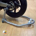 cavalletto-sposta-moto-con-cursori-in-gomma