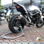 cavalletto-sposta-moto-con-cursori-in-gomma