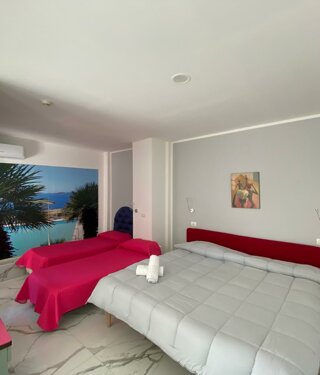 foto_piscina_panoramica_vrso_hotel.jpeg