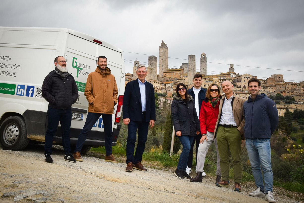 foto per prima pagina1.jpeg foto per prima pagina1.jpeg