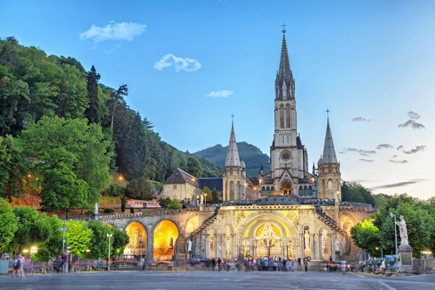 lourdes-santuario-hd.jpeg