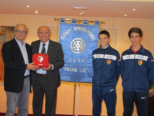 Il Rotary Club Parma Est dona il defibrillatore all'Arsenal