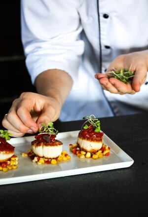 Capesante e Microgreens