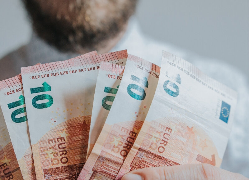 Parliamo di soldi? Parliamo di soldi?