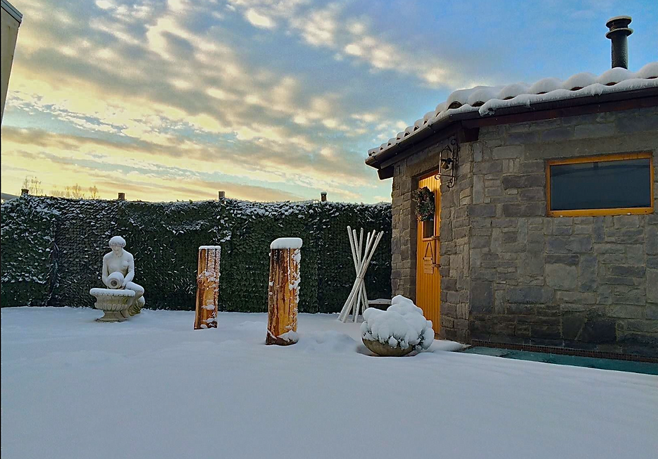 e04526_f6f968c27f9741f7b9fc47ef6f85d7d9~mv2