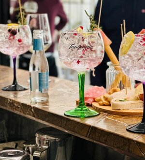 Aperitivo bar C'est la Vie di Casale Corte Cerro