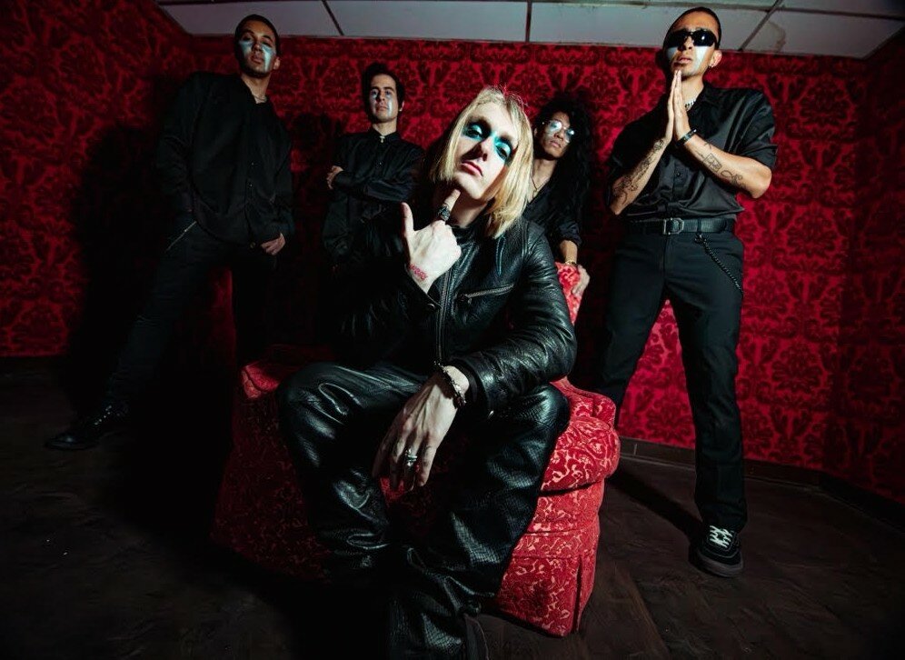 Love Ghost: fuori 