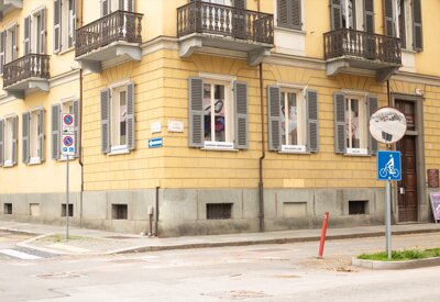 corso Garibaldi in centro Cuneo vista centro estetico OXA