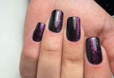 nail art unghe glitter nere e viola