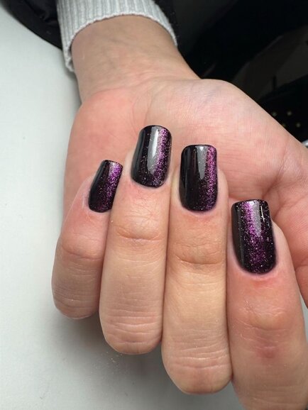 nail art, unghie glitter nere e viola