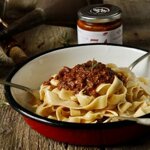 bolognese-ragu-mit-trentiner-schwein-tiroler-grauvieh-handwerkliche-interpretation-eines-italienischen-klassikers