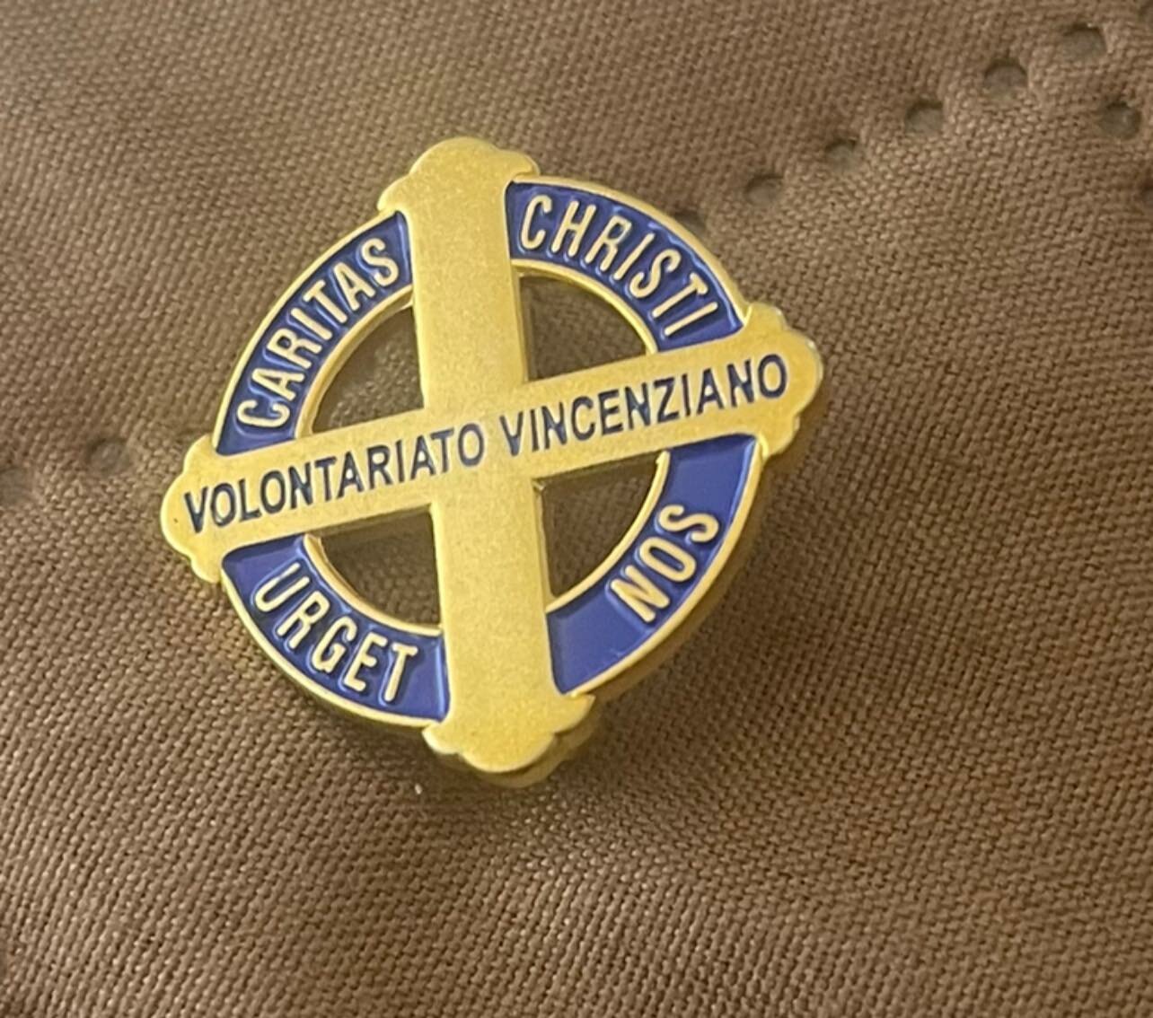 Un simbolo di valore: la spilla del Volontariato Vincenziano