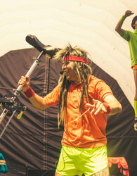 carlos-verdin-cirque-nacho-con-del-salsa-montreal.jpeg