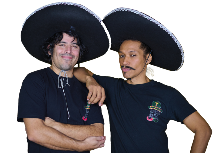 deux artistes de nacho con salsa avec chaeau el mariachis, 