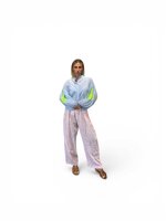 camicia-celeste-con-ricamo-fluo-tensione-in