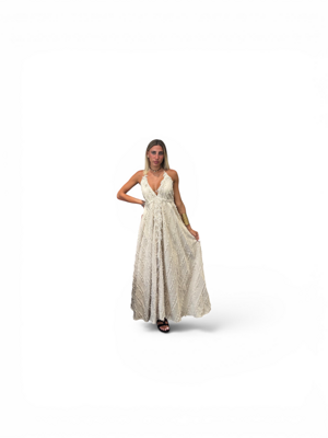 abito-lungo-ricamato-beige-deepti