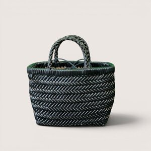 borsa-intrecciata-nera-stile-iconico
