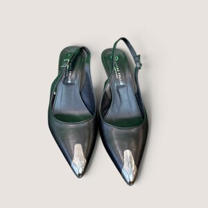 decollete-slingback-nero-con-punta-metallica-divine-follie