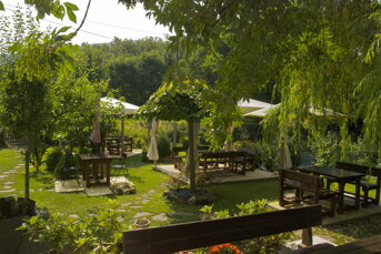 il giardino estivo della Locanda dei 1