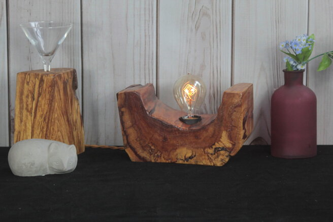 Lampe ohne Schirm 2.JPG Lampe ohne Schirm 2.JPG
