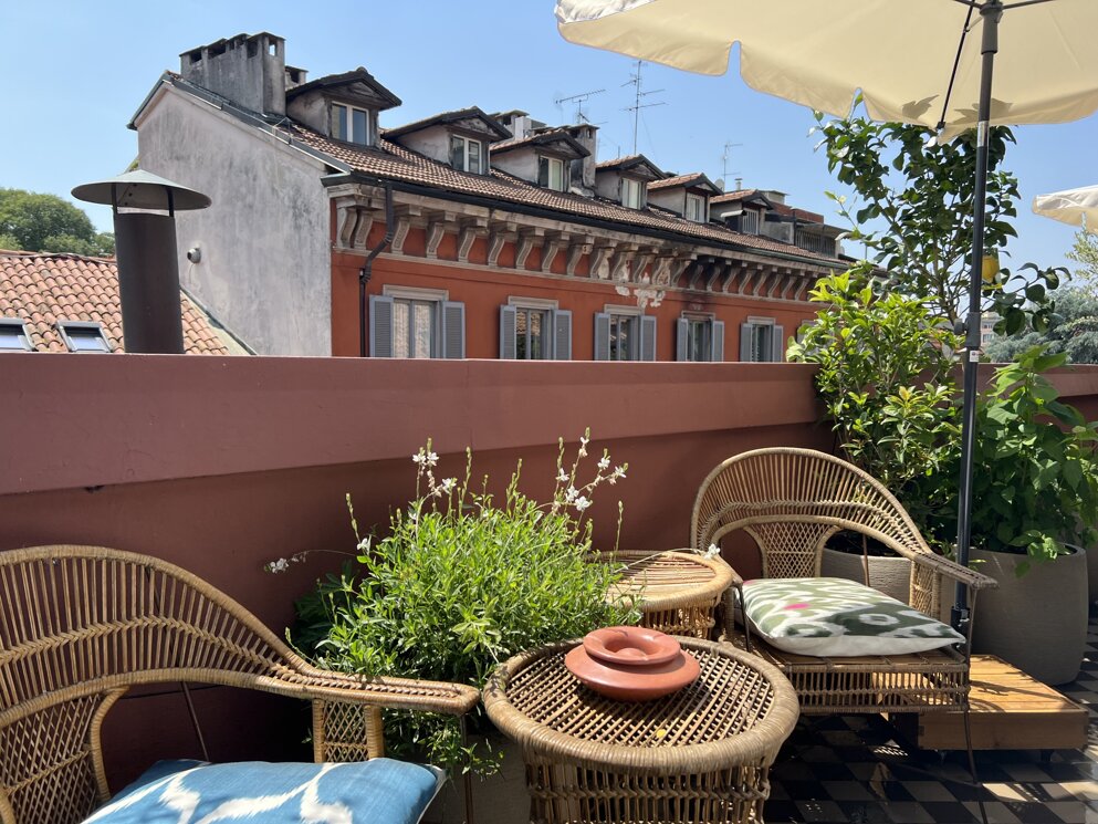 Progettazione terrazzi a Milano per attico residenziale al dsesto piano con verde su misura | Marotta Fine Gardening