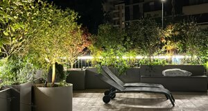 Progettazione terrazzo a Milano residenziale con illuminazione serale | Marotta Fine Gardening