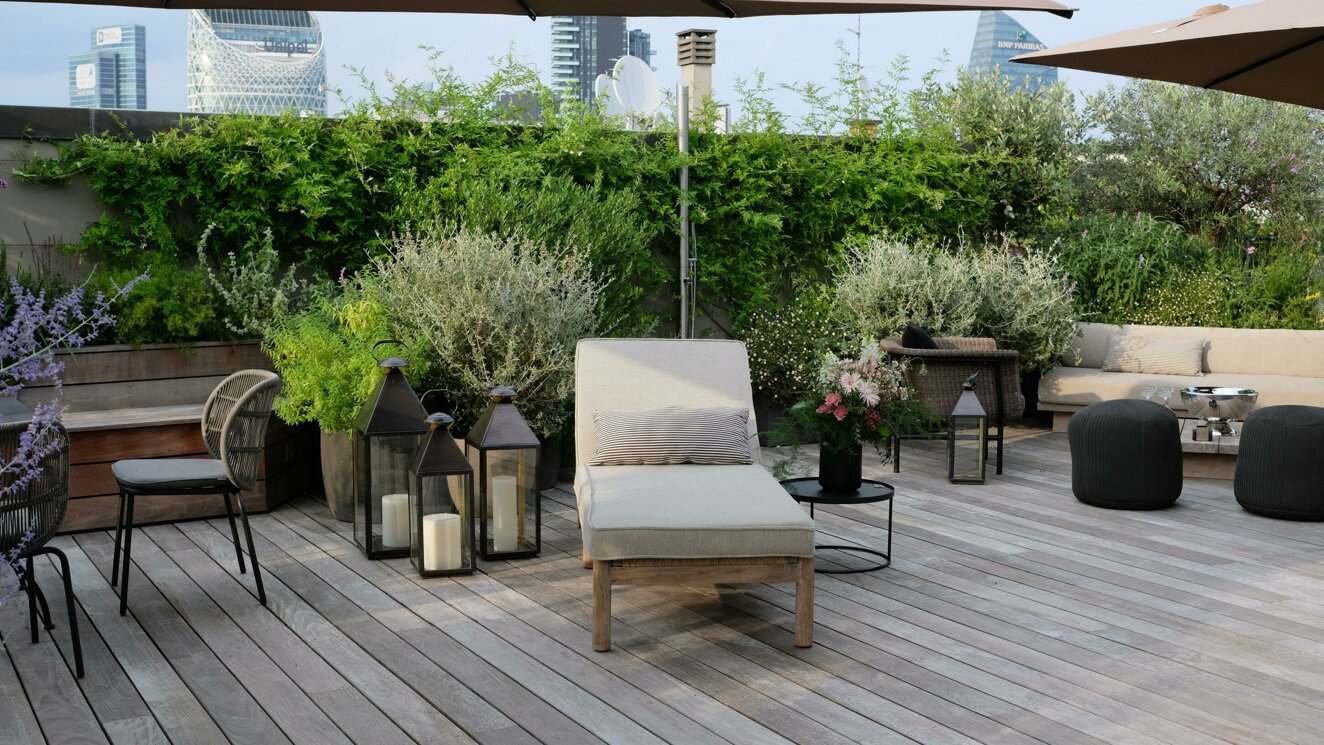 Progettazione terrazzi a Milano per attico residenziale al decimo piano con verde su misura | Marotta Fine Gardening