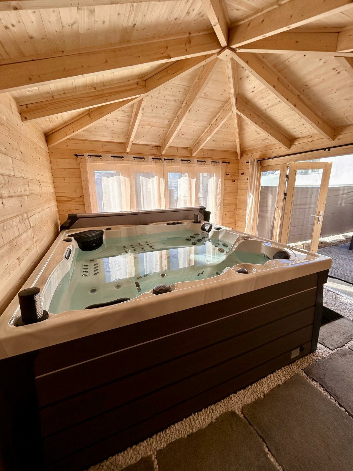 Private Therme in Vitznau – Ihr exklusives Wellness-Erlebnis bei Harmony Wellness Private Therme in Vitznau – Ihr exklusives Wellness-Erlebnis bei Harmony Wellness
