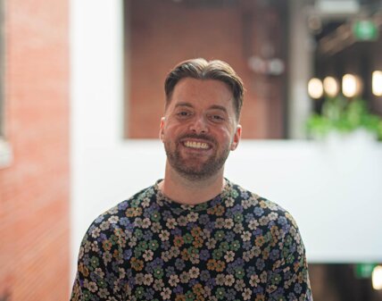 headshot - laurence jetté (petit).jpeg