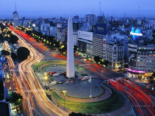 Qu&eacute; hacer cerca del Obelisco: gu&iacute;a del microcentro porte&ntilde;o