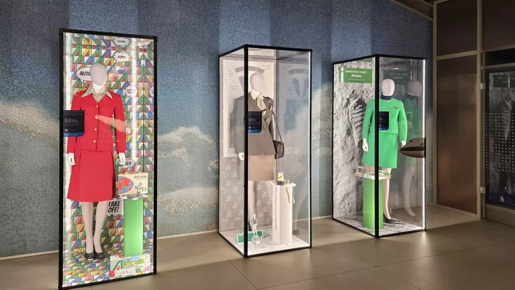 mostra divise alitalia ita fiumicino hangar lounge produttore officinevisual