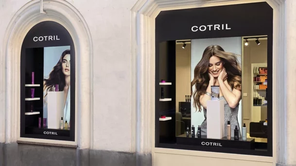 eyJpdCI6IlByb2R1emlvbmUgZSBhbGxlc3RpbWVudG8gdmV0cmluZSBDb3RyaWwgYSBSb21hOiBpbmdlZ25lcml6emF6aW9uZSBkaXNwbGF5IHBlciBoYWlyIGNhcmUgbHV4dXJ5IGUgdmlzdWFsIG1lcmNoYW5kaXNpbmcgc3RydXR0dXJhbGUuIn0=