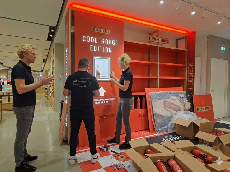 Ingegnerizzazione e allestimento strutturale chiavi in mano del pop-up store luxury autoportante per Piper-Heidsieck presso La Rinascente Roma Tritone.