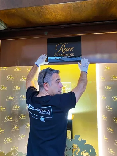officinevisual team al lavoro allestimenti roma e milano di vetrine, pop-up, restyling (5)