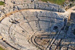 siracusa-greek-theatre_orig siracusa-greek-theatre_orig