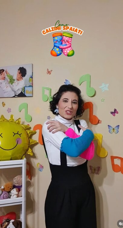 rosa calzini spaiati.jpeg rosa calzini spaiati.jpeg