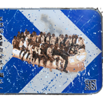 un-pied-dans-la-mer-et-lautre-road-sign