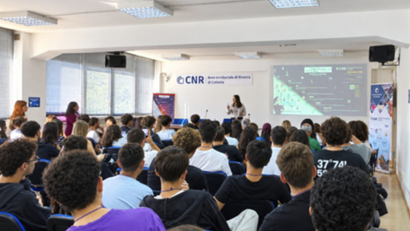 Su SudHiTech Fotocatalisi e biosensori al grafene: le nanotecnologie del CNR di Catania spiegate ai giovani Su SudHiTech Fotocatalisi e biosensori al grafene: le nanotecnologie del CNR di Catania spiegate ai giovani