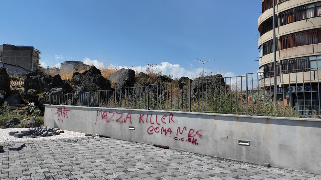 Piazza Gaetano Marletta: saccheggiato e incustodito il parco ancora da inaugurare