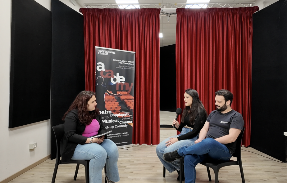 Su SudARTE L’accademia di Professione Teatro a Catania: dove l’arte performativa e il doppiaggio diventano ricerca del proprio talento Su SudARTE L’accademia di Professione Teatro a Catania: dove l’arte performativa e il doppiaggio diventano ricerca del proprio talento