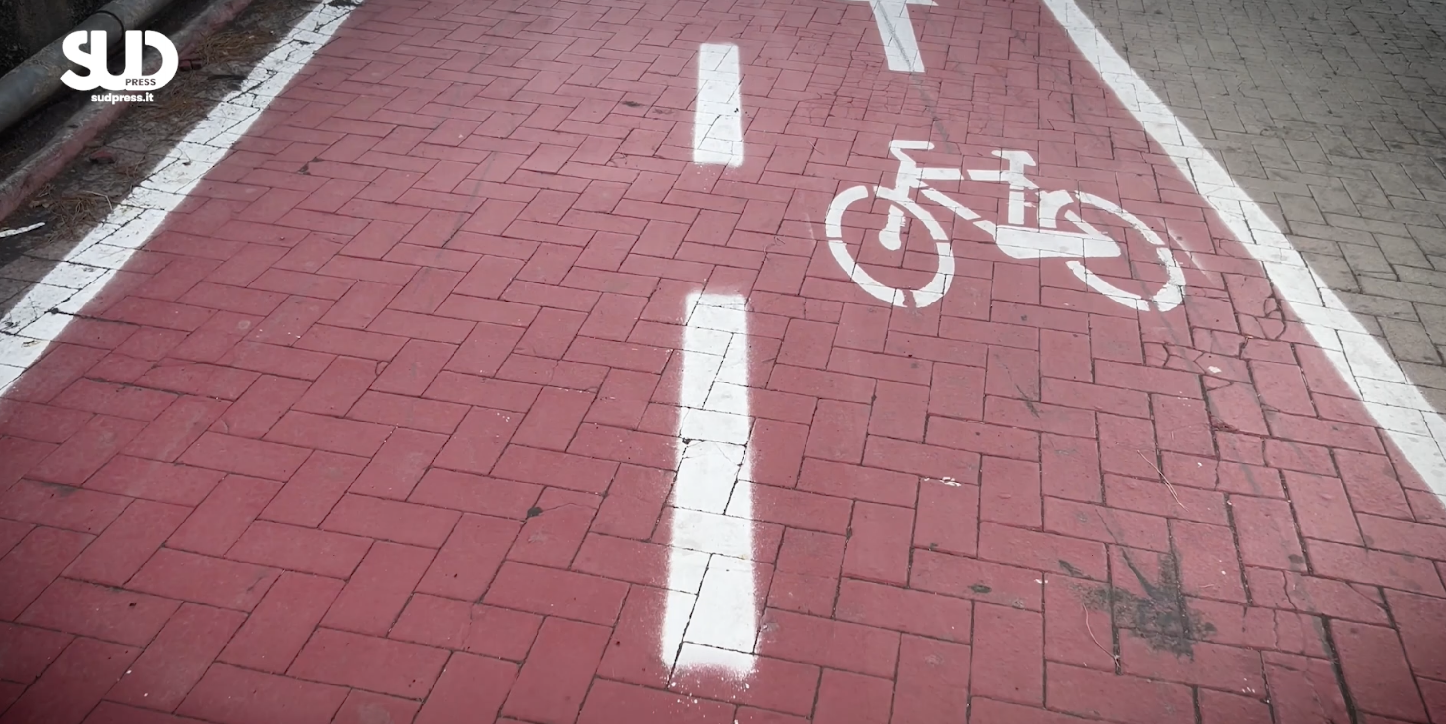 Viale Africa: due milioni di euro per la pista ciclabile gi&agrave; devastata
