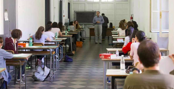 Su SudLIFE Il latino torna fra i banchi di scuola: nuove Indicazioni dal MIM Su SudLIFE Il latino torna fra i banchi di scuola: nuove Indicazioni dal MIM
