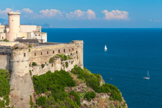 castello_angioino_aragonese_gaeta.jpeg