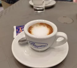 37 vicino cafe sospeso